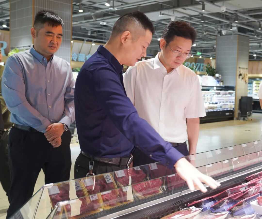 黄军其督导检查节前安全生产、食品安全包保工作